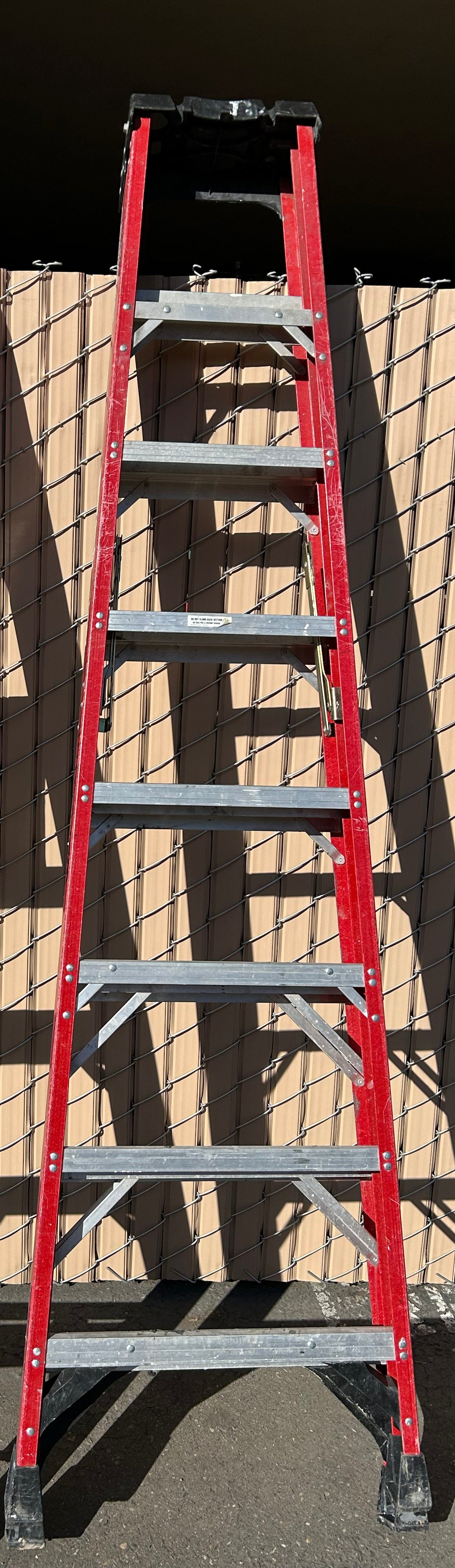 WERNER Stepladder (6302) 8 ft. Aluminum Step Ladder Type IA 375 lb. capacity (used)