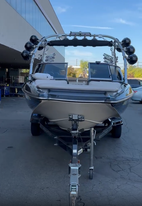 2006 MasterCraft Maristar 200 Boat With $20,000 Speaker Tower System
