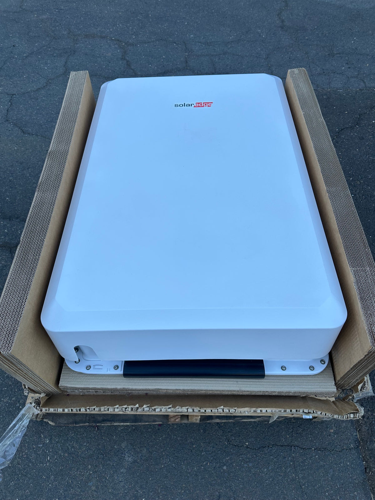 Open Box Manufacturer Refurbished SolarEdge Home Battery 10kWh RBAT-10K1PS0B-02 Warranty March 2033